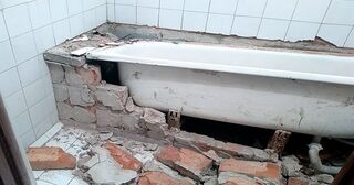 Демонтаж ванны в Новом Уренгое от Мастер24 — быстро, недорого, вывоз старой ванны от 1040 руб.
